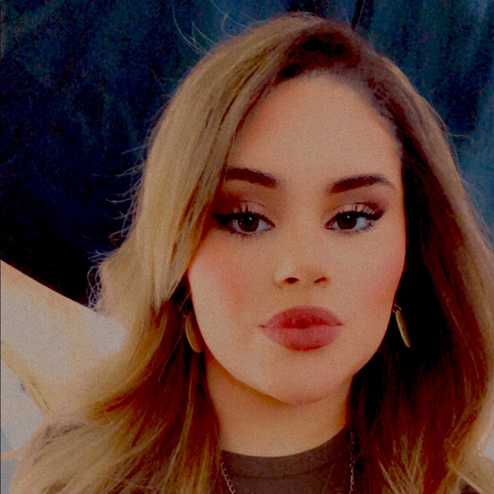 Meet your Posher, Ivette